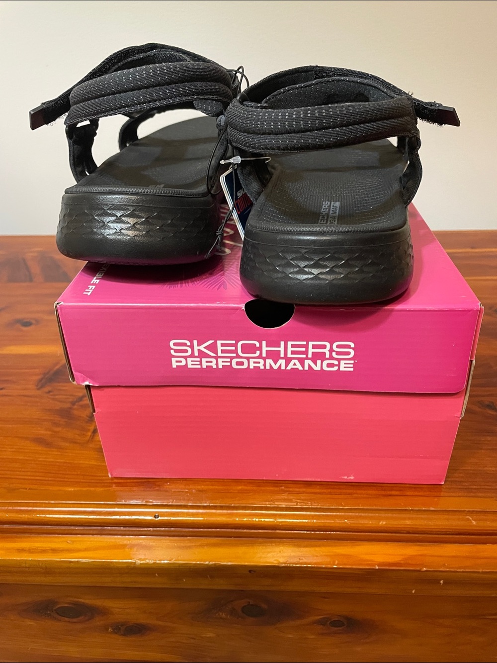 NWT Women's Size 11 Black Strappy Comfort Sandals by Skechers. - Picture 4 of 6